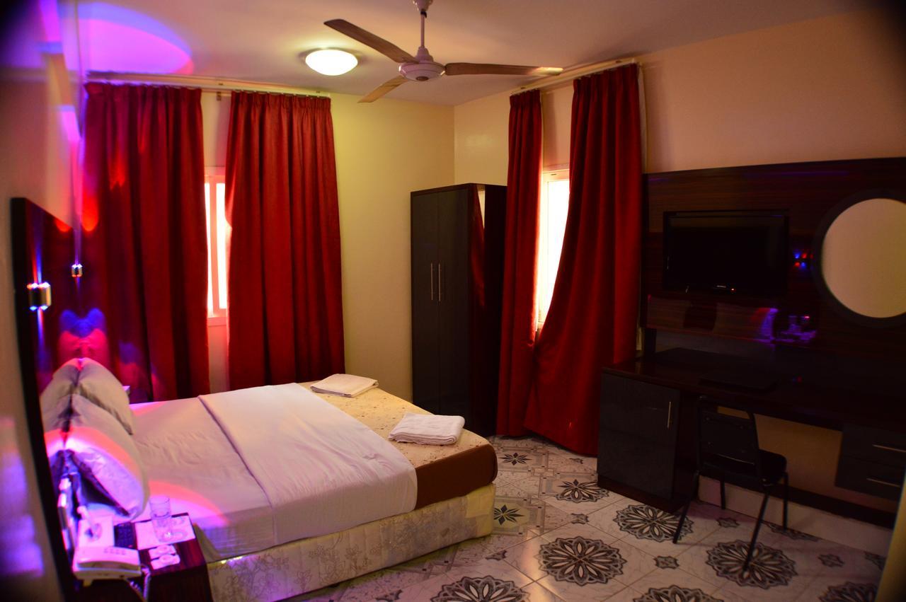 דובאי Tehran Hotel מראה חיצוני תמונה