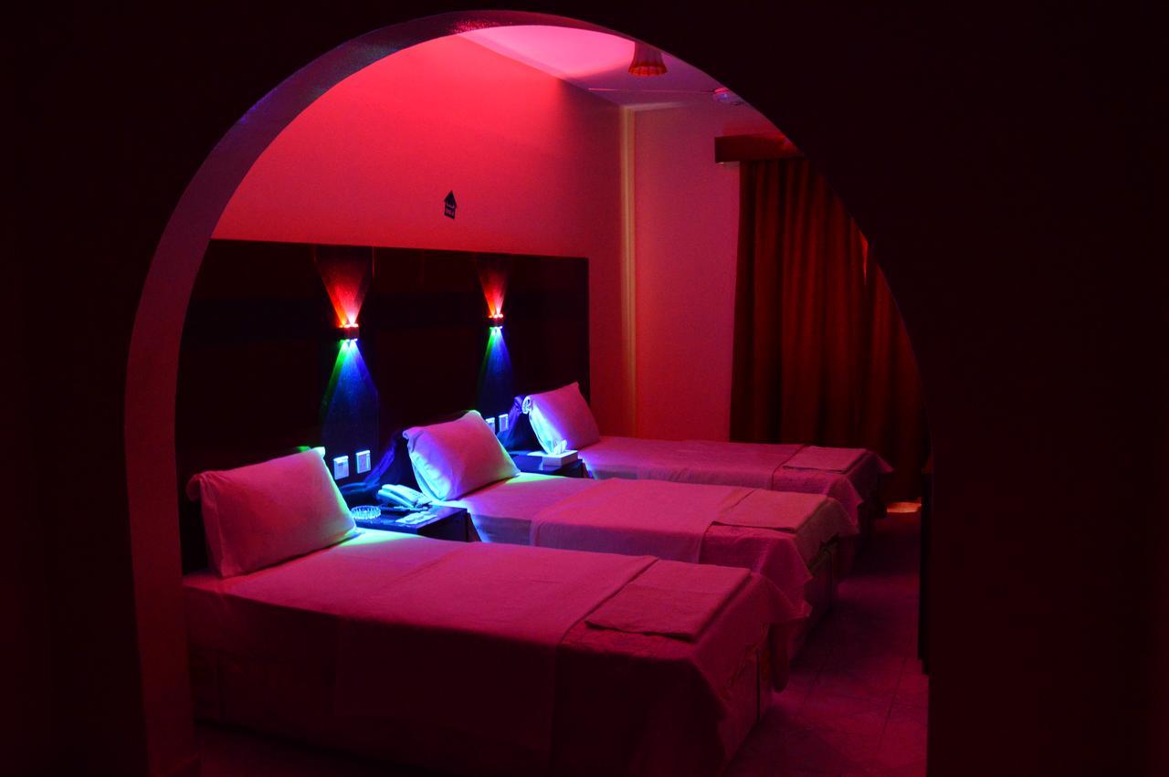 דובאי Tehran Hotel מראה חיצוני תמונה