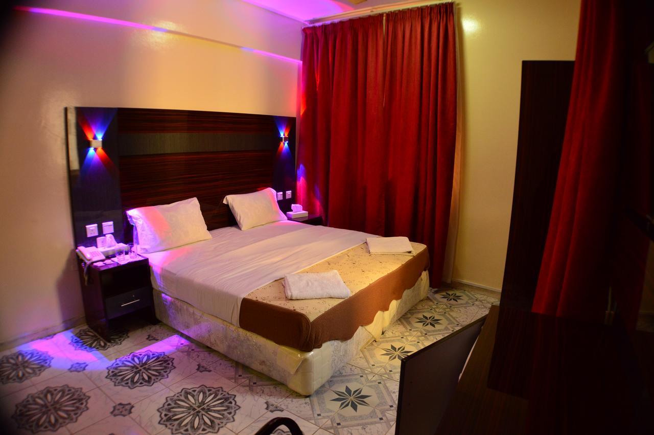 דובאי Tehran Hotel מראה חיצוני תמונה