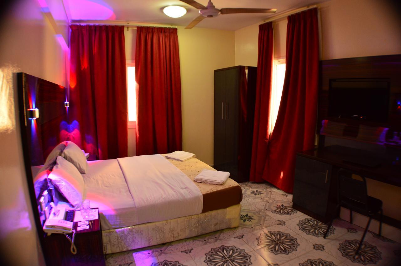 דובאי Tehran Hotel מראה חיצוני תמונה