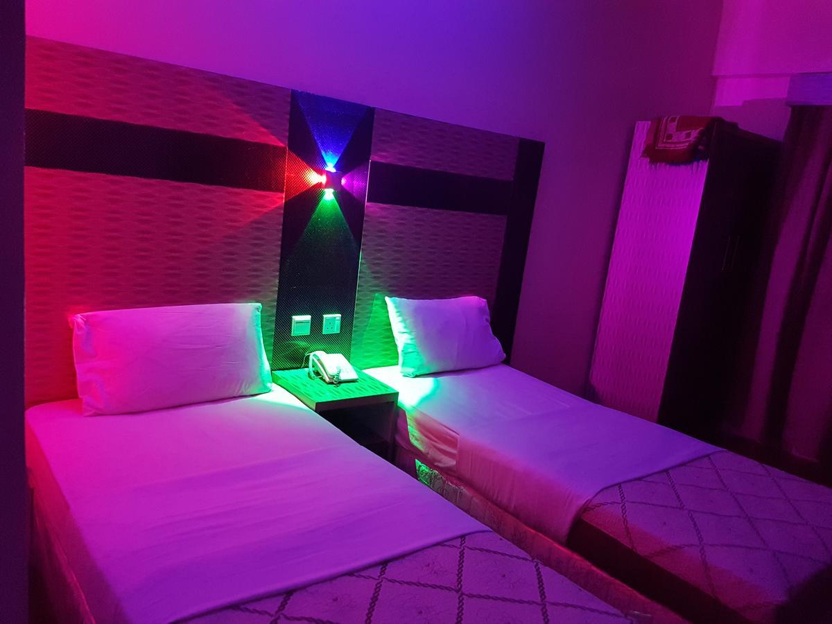דובאי Tehran Hotel מראה חיצוני תמונה