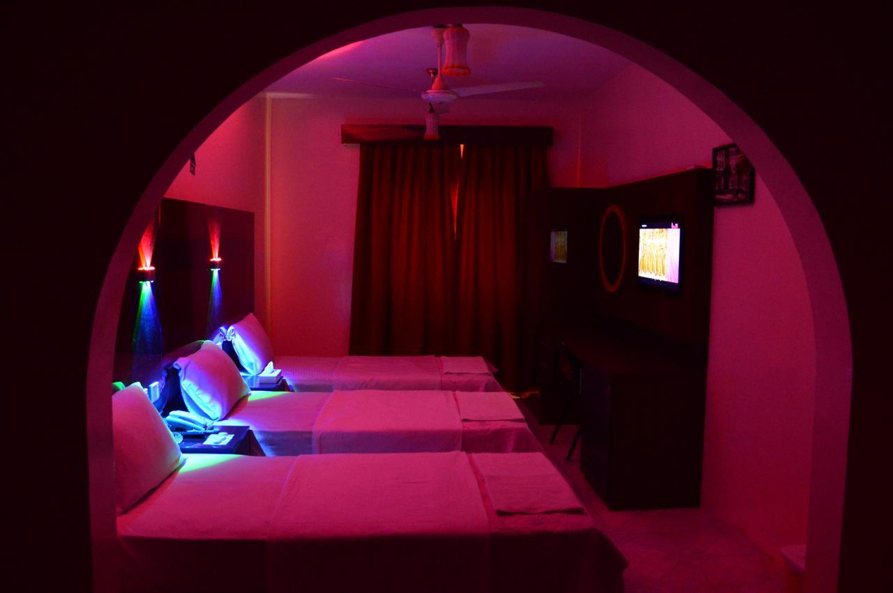 דובאי Tehran Hotel מראה חיצוני תמונה